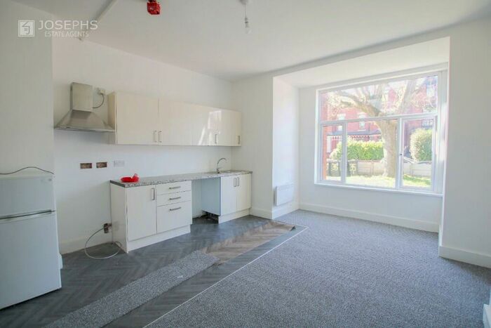 1 Bedroom Flat To Rent In Bromwich Street, Bolton, Greater Manchester, BL2