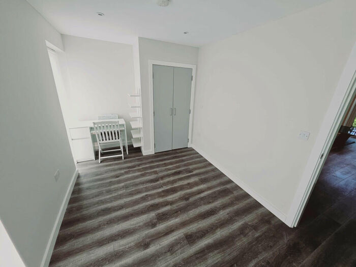 2 Bedroom Flat To Rent In Park Street, Liverpool, Lancashire, L8