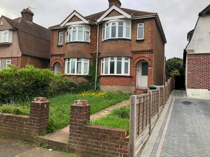 2 Bedroom Property To Rent In Barr Road, Gravesend, DA12