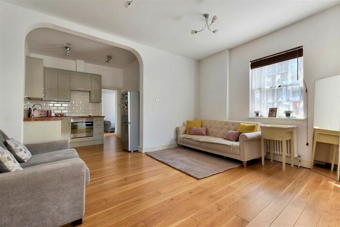 1 Bedroom Flat To Rent In Landor Road, London, SW9