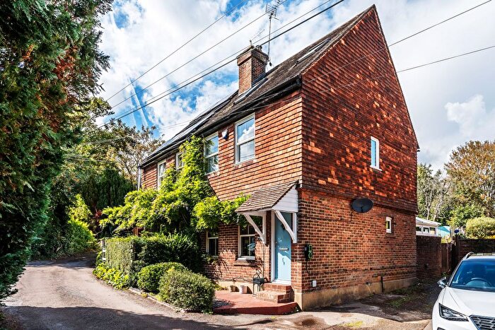 3 Bedroom Semi-detached House For Sale In Pounsley Road, Dunton Green, Sevenoaks, Kent, TN13
