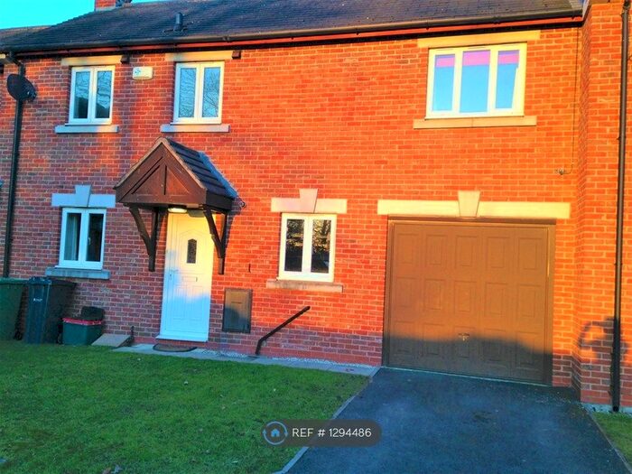3 Bedroom Terraced House To Rent In Hall View Close, Gorstage, Northwich CW8
