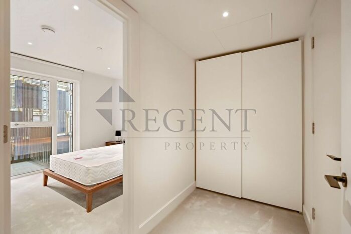 1 Bedroom Flat For Sale In Cassini Apartments, Cascade Way, W12