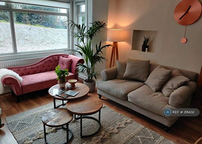 2 Bedroom Flat To Rent In Anerley Hill, London, SE19