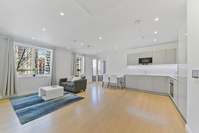 1 Bedroom Flat For Sale In Siddal Apartments, Heygate Street, Southwark, London, SE17
