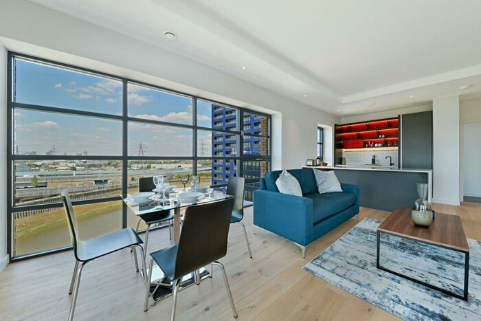2 Bedroom Apartment For Sale In Amelia House, London City Island, London, E14