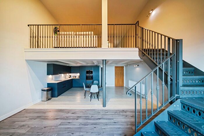 2 Bedroom Flat For Sale In Regent Road, Liverpool, Merseyside, L3