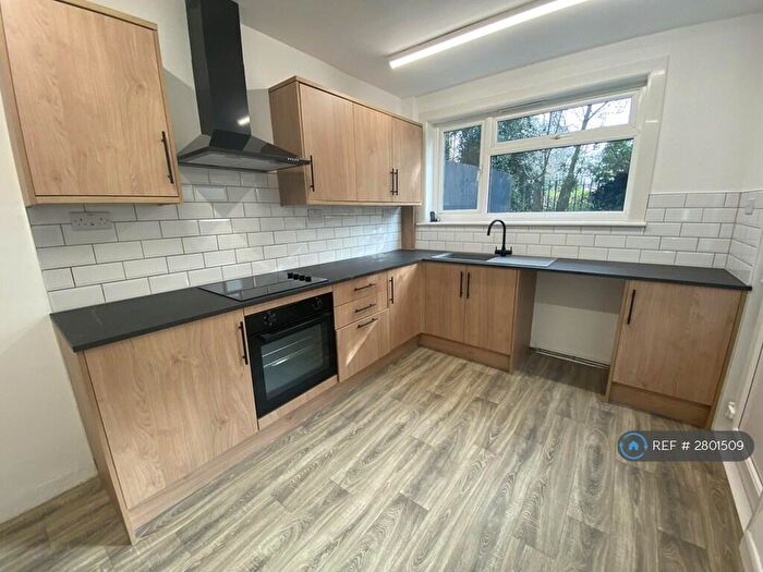 3 Bedroom Terraced House To Rent In Ilkeston Road, Nottingham, NG7