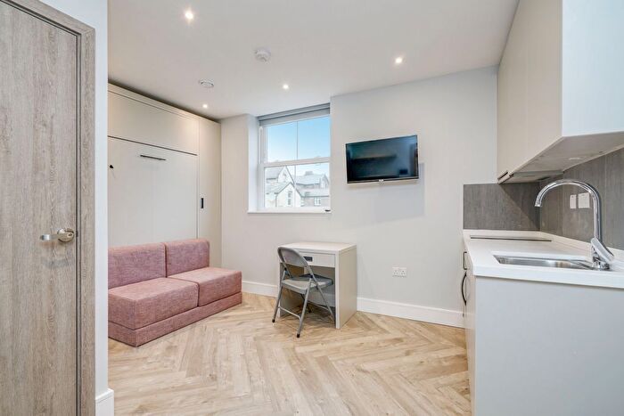 Studio To Rent In Hanger Lane, Ealing, W5