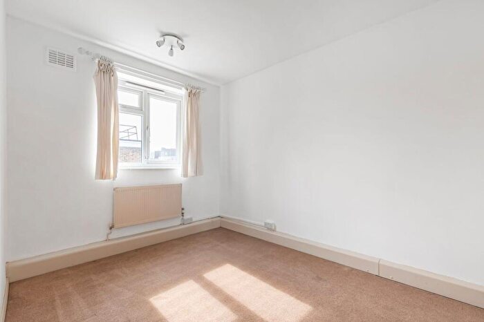 3 Bedroom Maisonette To Rent In Trott Street, London, SW11