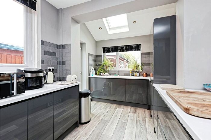 3 Bedroom Semi-Detached House For Sale In George V Avenue, Margate, Kent, CT9