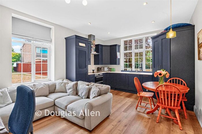 1 Bedroom Flat For Sale In Astra Close, Hornchurch, Essex, RM12