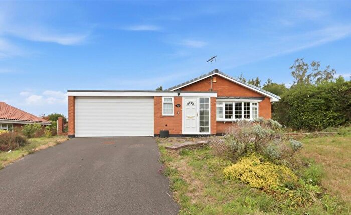 3 Bedroom Detached Bungalow For Sale In Greenways, Walton, Chesterfield, S40