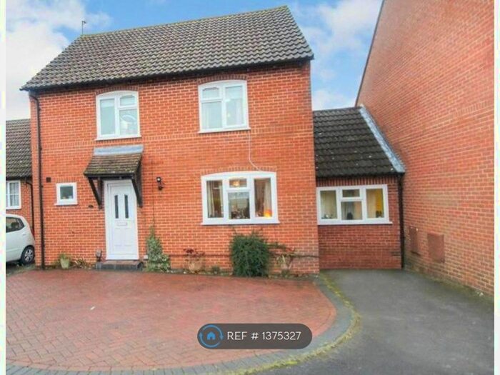 5 Bedroom Detached House To Rent In Faygate Way, Lower Earley, Reading, RG6