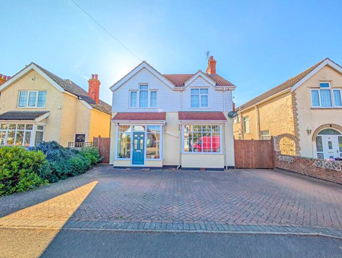 4 Bedroom Detached House For Sale In Sunningdale Drive, Skegness, PE25