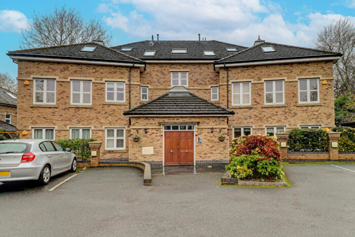 3 Bedroom Apartment For Sale In Amersham Road, Hazlemere, High Wycombe, Buckinghamshire, HP15