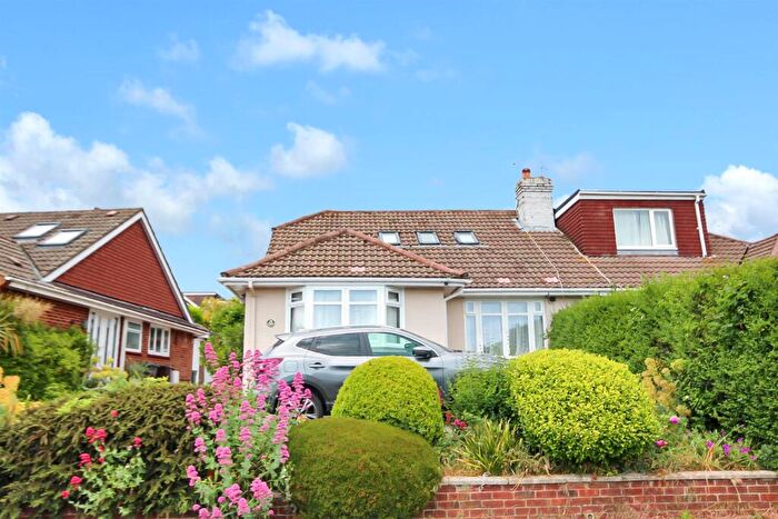 4 Bedroom Semi-Detached Bungalow To Rent In Bramble Rise, Brighton, BN1