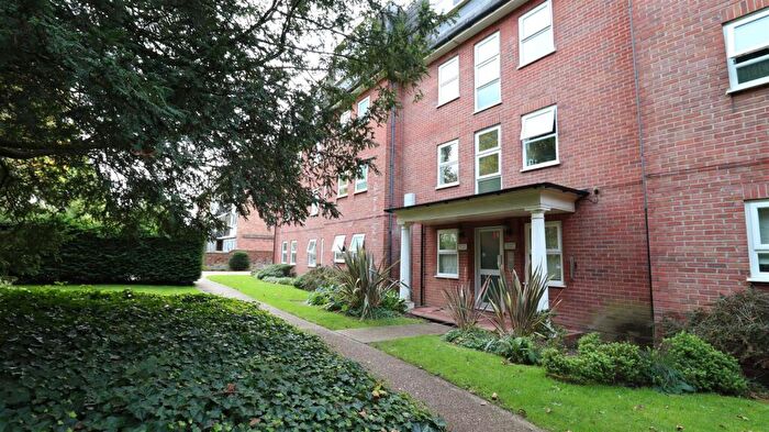 2 Bedroom Flat To Rent In Brechin Court, Kendrick Road, Reading, RG1