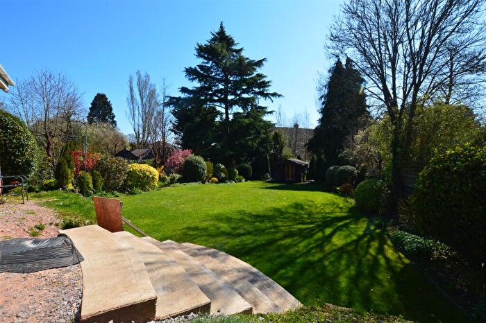 4 Bedroom Detached Bungalow For Sale In Dove House Crescent, Slough, SL2