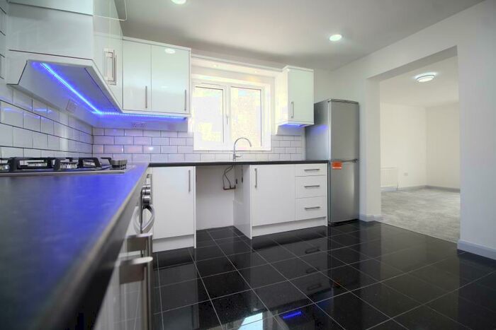 2 Bedroom Apartment To Rent In North Gate, Bletchley, MK2