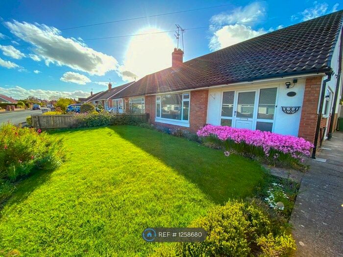 3 Bedroom Bungalow To Rent In Springfield Avenue, Wirral CH48