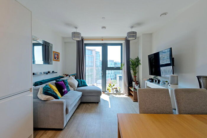 1 Bedroom Flat For Sale In Lakeside Drive, NW10