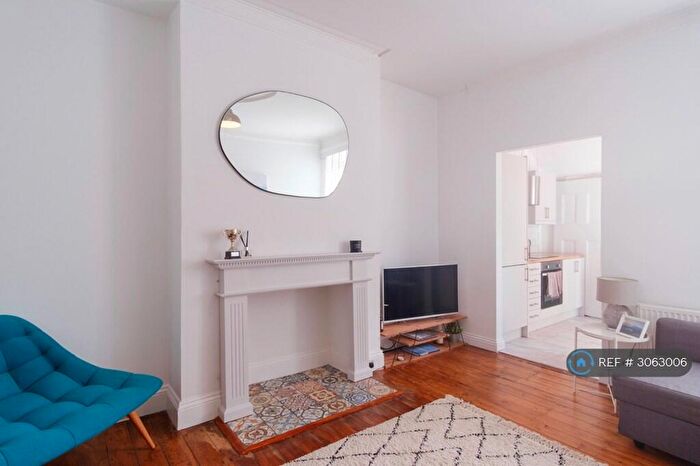 2 Bedroom Flat To Rent In Newlands Road, Newcastle Upon Tyne, NE2