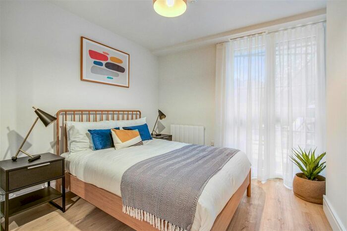 1 Bedroom Flat To Rent In Station Road, New Barnet, London, EN5