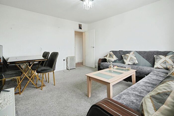 1 Bedroom Flat For Sale In Hangleton Road, Hove, BN3