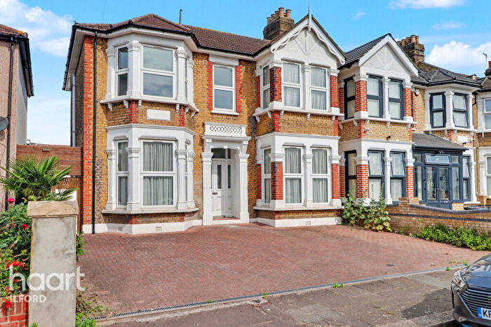 5 Bedroom End Of Terrace House For Sale In Courtland Avenue, Ilford, IG1