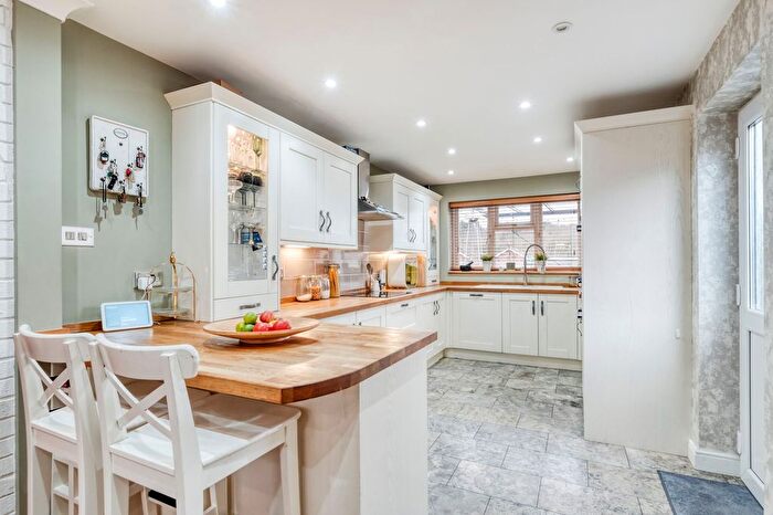 4 Bedroom Detached House For Sale In Marshfield Close, Church Hill North, Redditch, B98