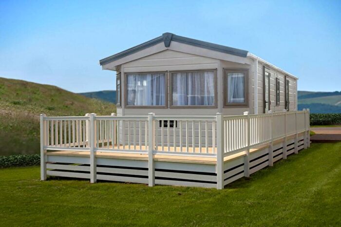 2 Bedroom Lodge For Sale In Street Lane, Bubwith, Goole, DN14