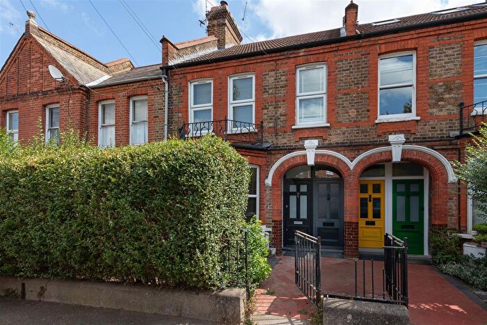 1 Bedroom Maisonette For Sale In Mersey Road, Walthamstow, E17