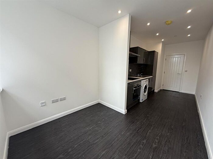 1 Bedroom Flat To Rent In Spectrum House, East Parade, Bradford, BD1