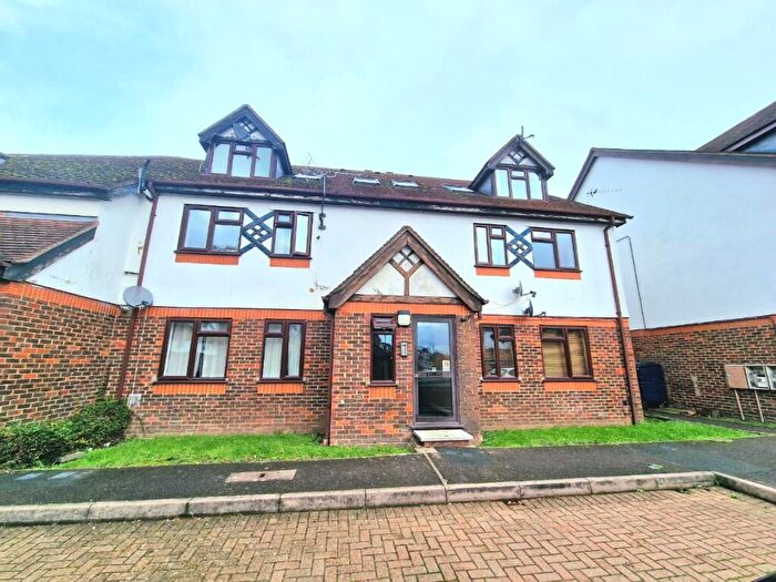 2 Bedroom Flat To Rent In Hazelwood Close, Harrow, Middlesex, HA2