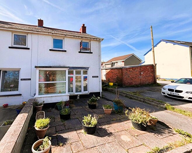 3 Bedroom End Terrace House For Sale In Ty Cam, Penparcau, SY23