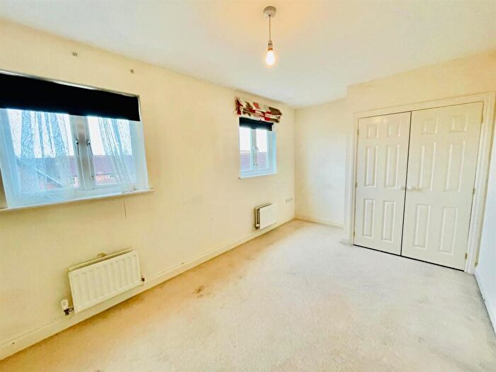 3 Bedroom Terraced House For Sale In Mosquito Way, Hatfield, AL10