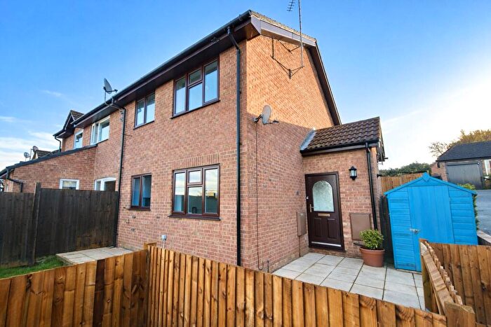 1 Bedroom End Of Terrace House For Sale In Tansy Close, Guildford, Surrey, GU4