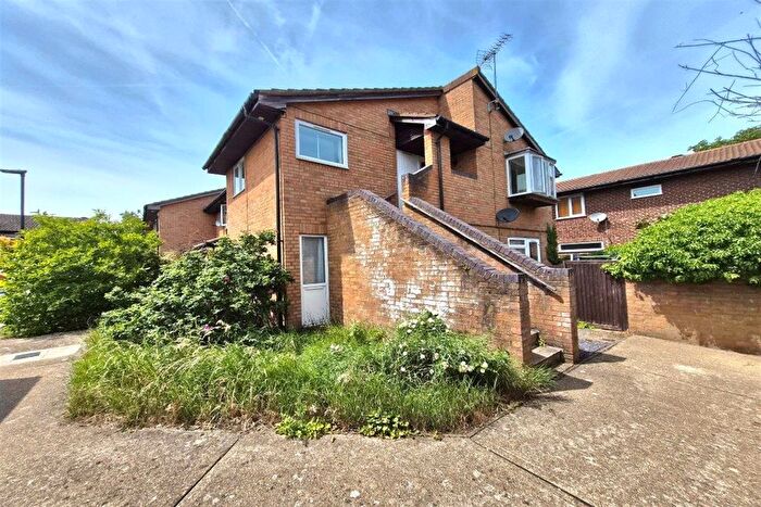 1 Bedroom Maisonette To Rent In Briar Close, Hampton, TW12