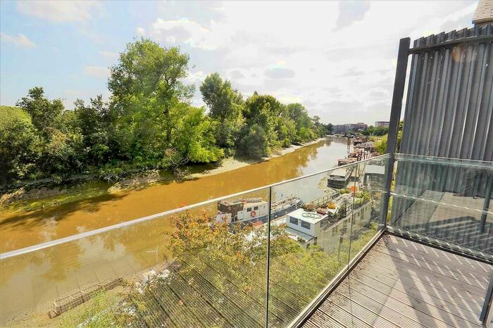 2 Bedroom Flat To Rent In Kew Bridge Distribution Centre, Lionel Road South, Brentford TW8