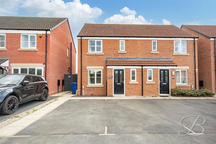 3 Bedroom Semi-Detached House For Sale In Knights Road, Mansfield, NG19