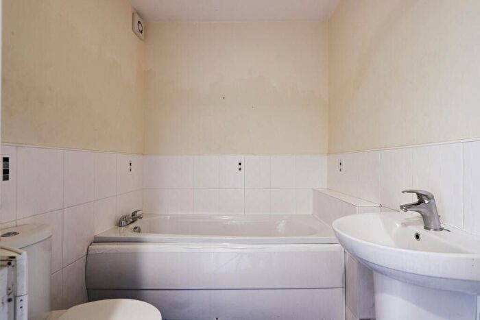 2 Bedroom Flat For Sale In Cuthbert Cooper Place, Sheffield, S9