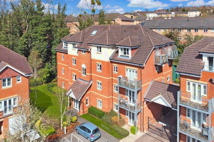 2 Bedroom Apartment To Rent In Coopers Rise, High Wycombe, HP13