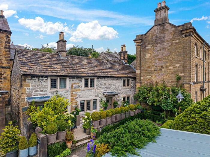 3 Bedroom Cottage For Sale In Rutland Square, Bakewell., DE45
