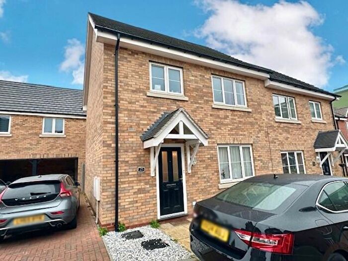 3 Bedroom House To Rent In Shortstown, MK42