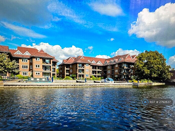 3 Bedroom Flat To Rent In Mariners Way, Cambridge, CB4