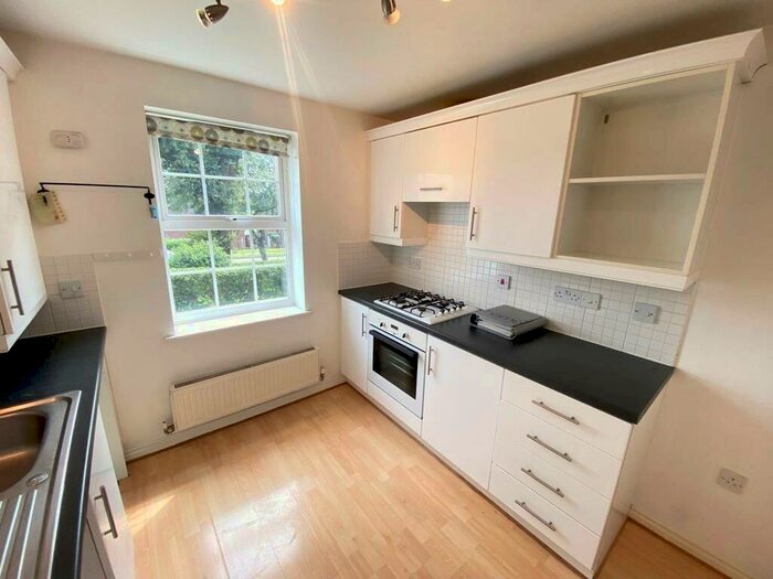 2 Bedroom Apartment To Rent In Gilbert Close, Nottingham, NG5