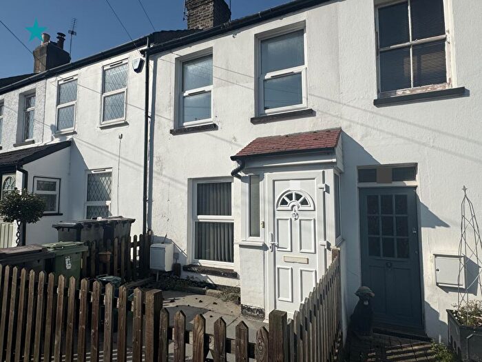 3 Bedroom House To Rent In Worlds End Lane, Orpington, BR6
