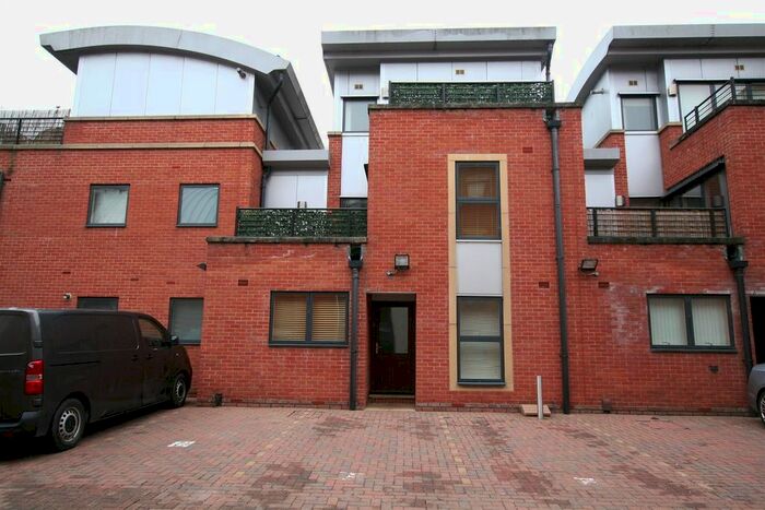 3 Bedroom Property To Rent In St Wulstans Court, Diglis, Worcester, WR5