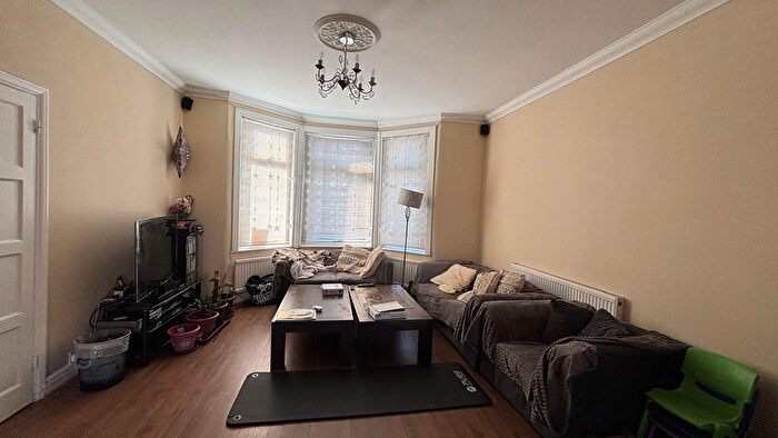3 Bedroom Semi-Detached House To Rent In Albany Road, Chadwell Heath, Romford, Rm4